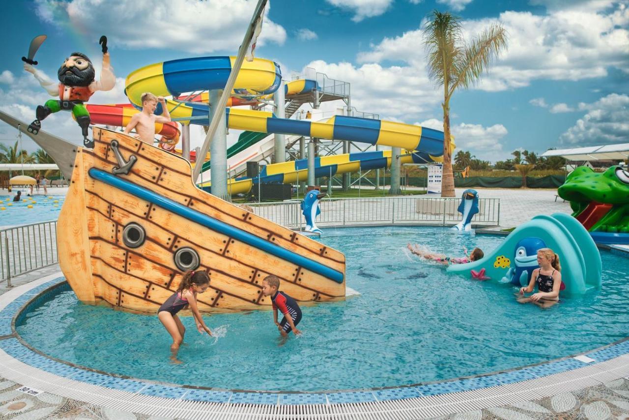 Palmar Crystals Beach Resort Belle Mare, A Member Of Radisson Individuals מראה חיצוני תמונה