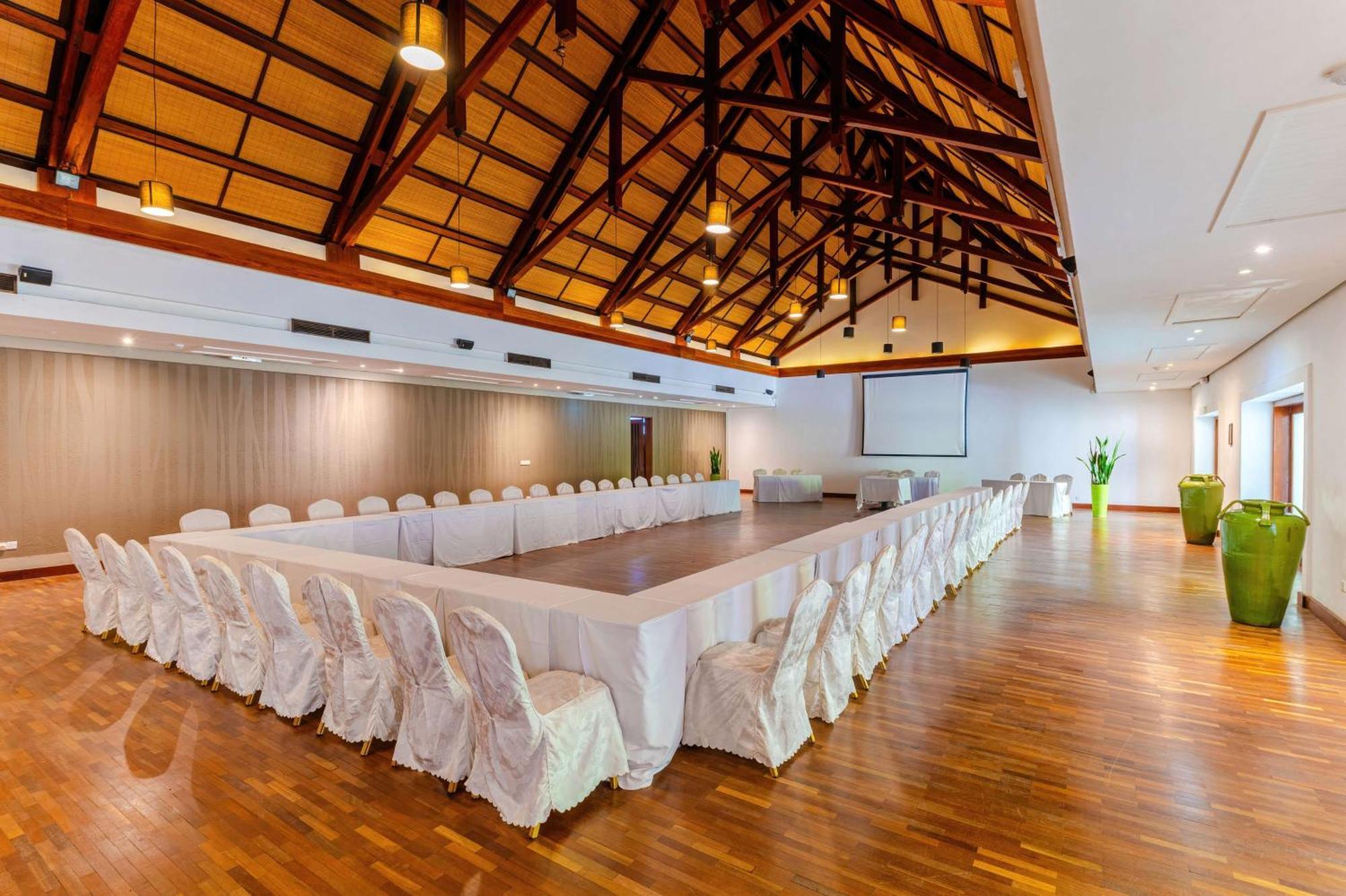 Palmar Crystals Beach Resort Belle Mare, A Member Of Radisson Individuals מראה חיצוני תמונה