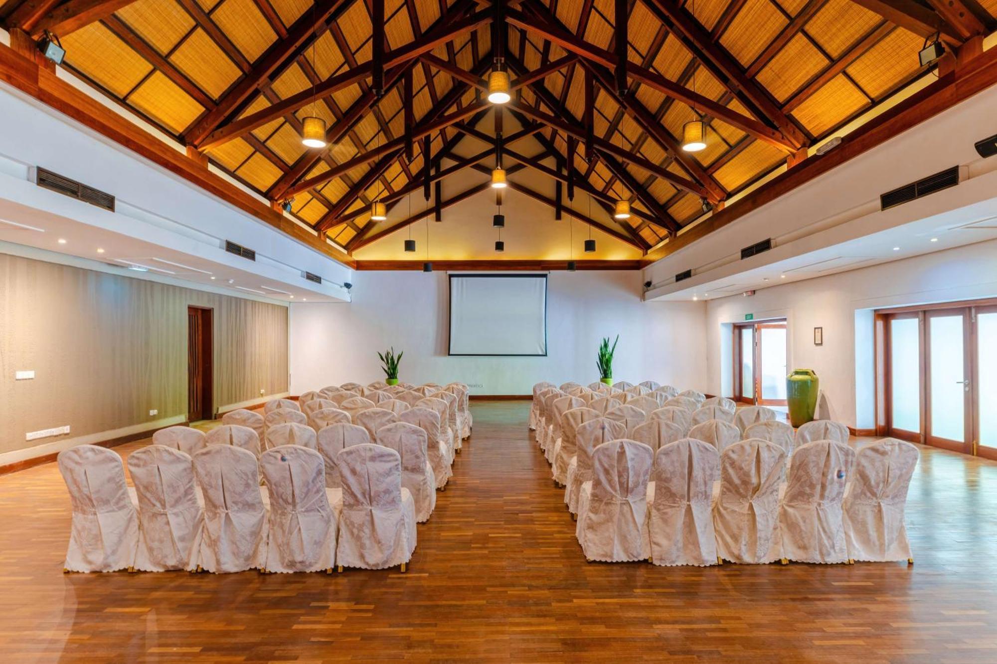 Palmar Crystals Beach Resort Belle Mare, A Member Of Radisson Individuals מראה חיצוני תמונה