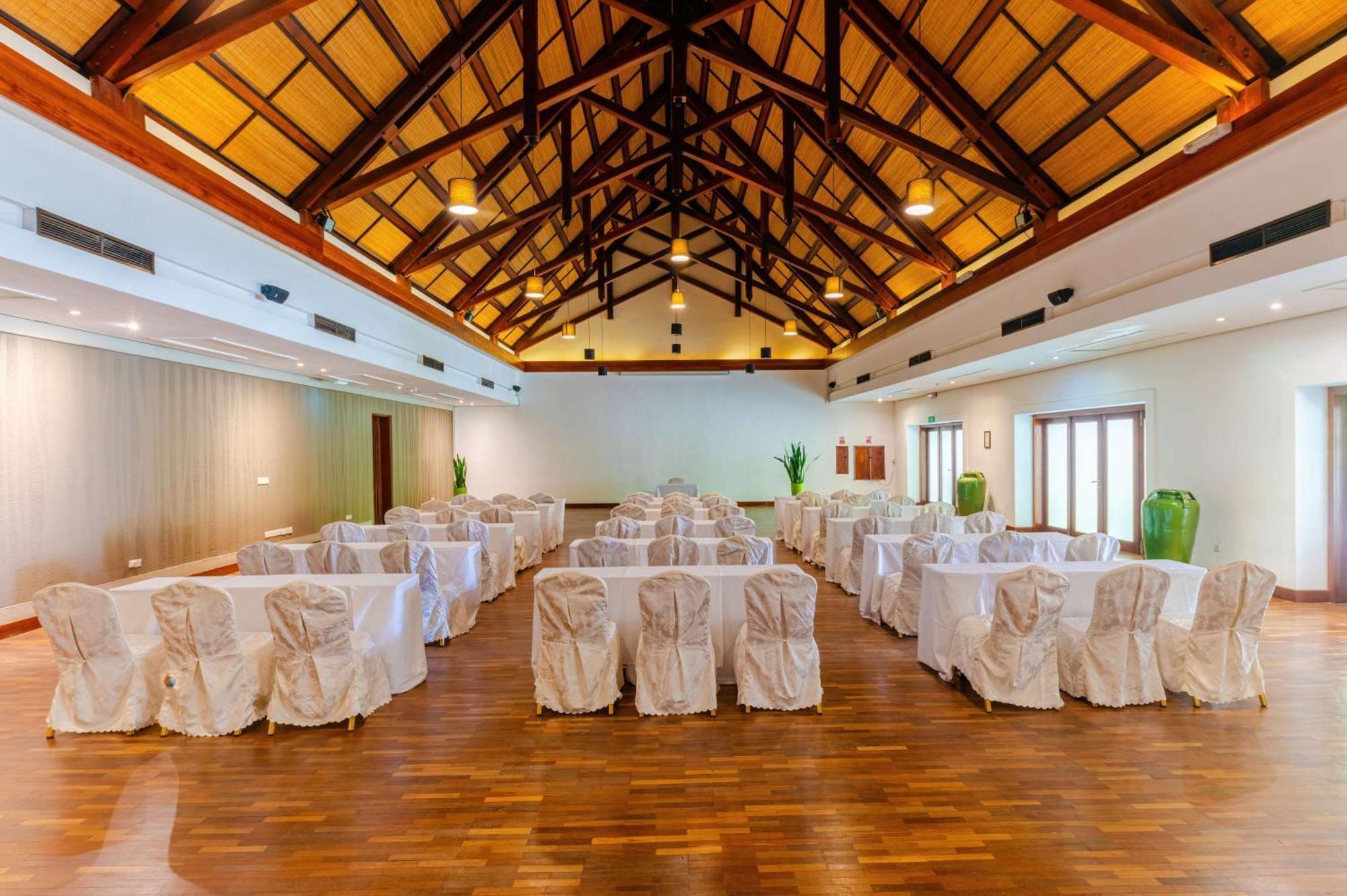 Palmar Crystals Beach Resort Belle Mare, A Member Of Radisson Individuals מראה חיצוני תמונה