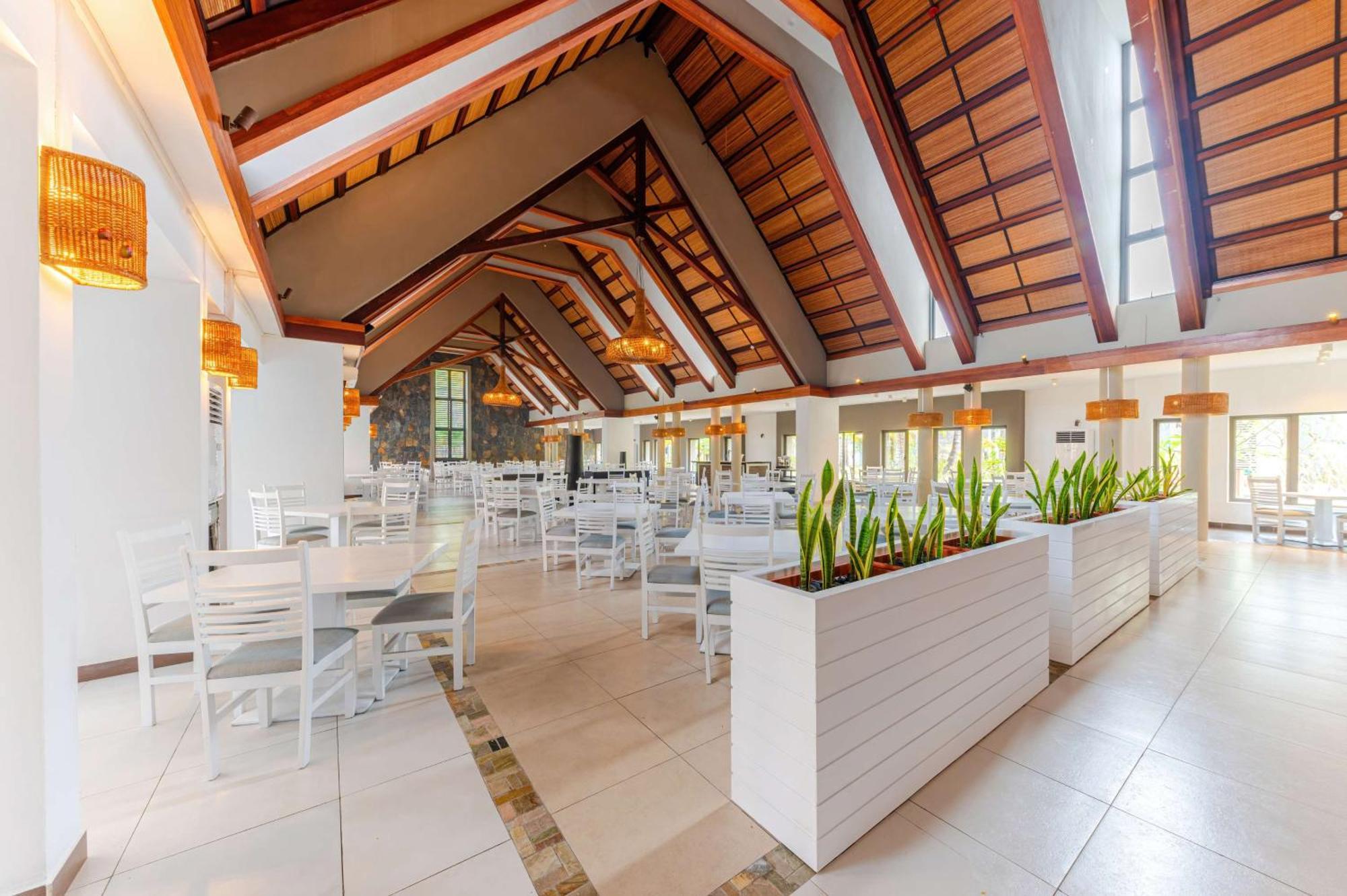 Palmar Crystals Beach Resort Belle Mare, A Member Of Radisson Individuals מראה חיצוני תמונה