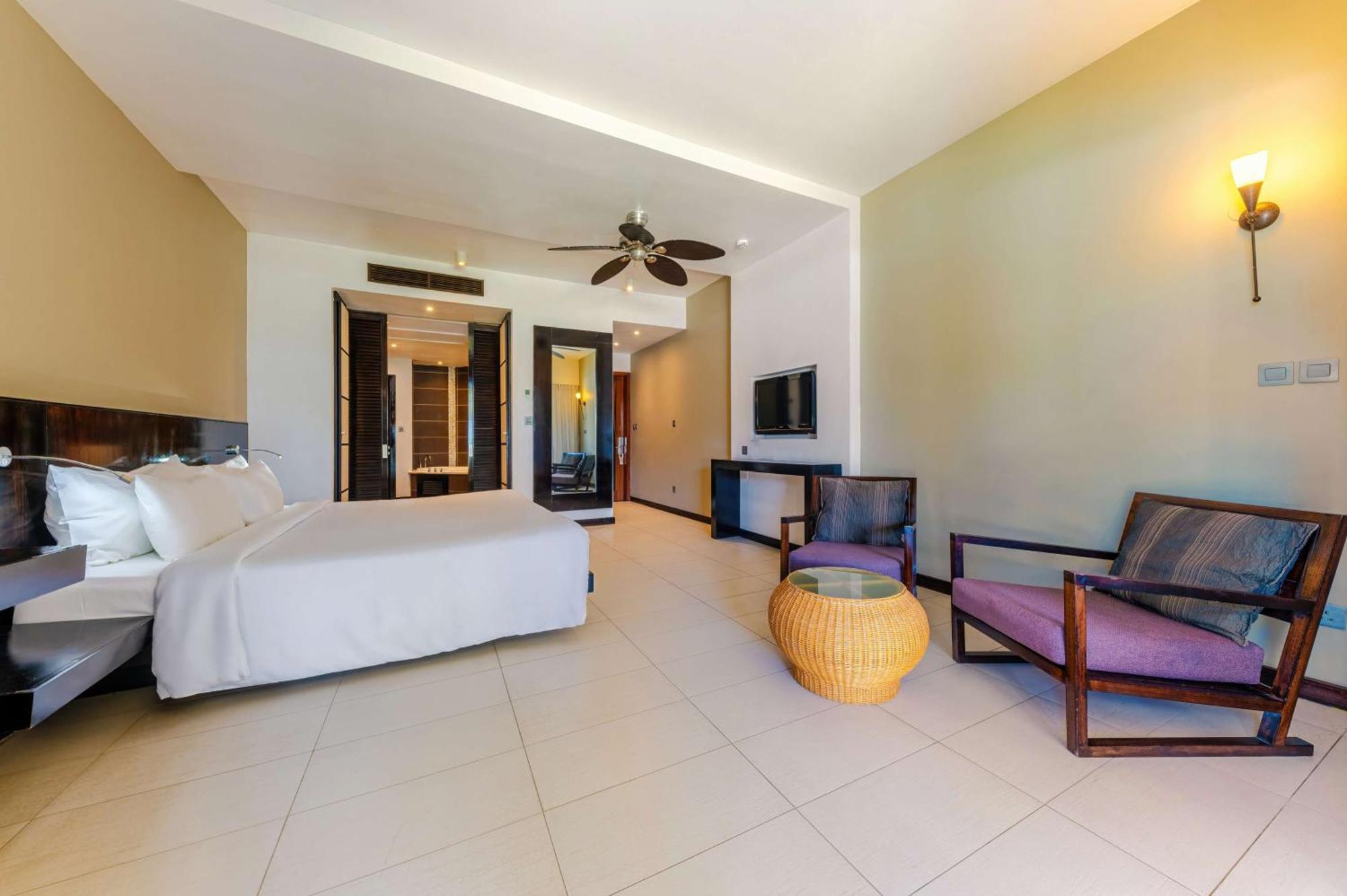 Palmar Crystals Beach Resort Belle Mare, A Member Of Radisson Individuals מראה חיצוני תמונה