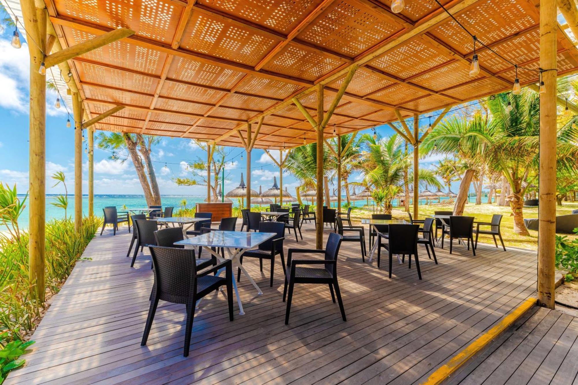 Palmar Crystals Beach Resort Belle Mare, A Member Of Radisson Individuals מראה חיצוני תמונה
