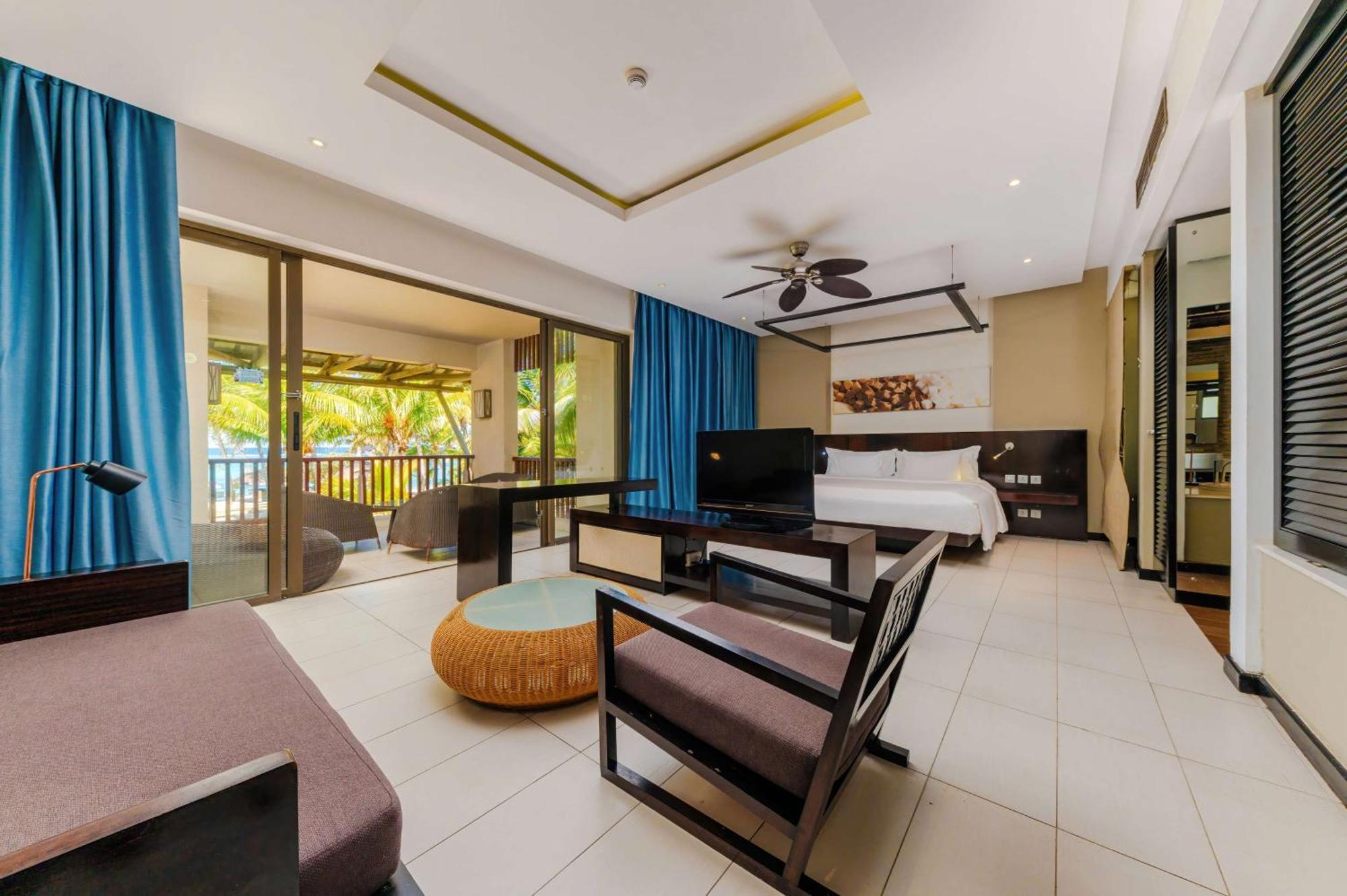 Palmar Crystals Beach Resort Belle Mare, A Member Of Radisson Individuals מראה חיצוני תמונה