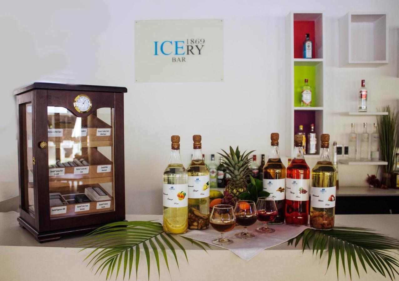 Palmar Crystals Beach Resort Belle Mare, A Member Of Radisson Individuals מראה חיצוני תמונה