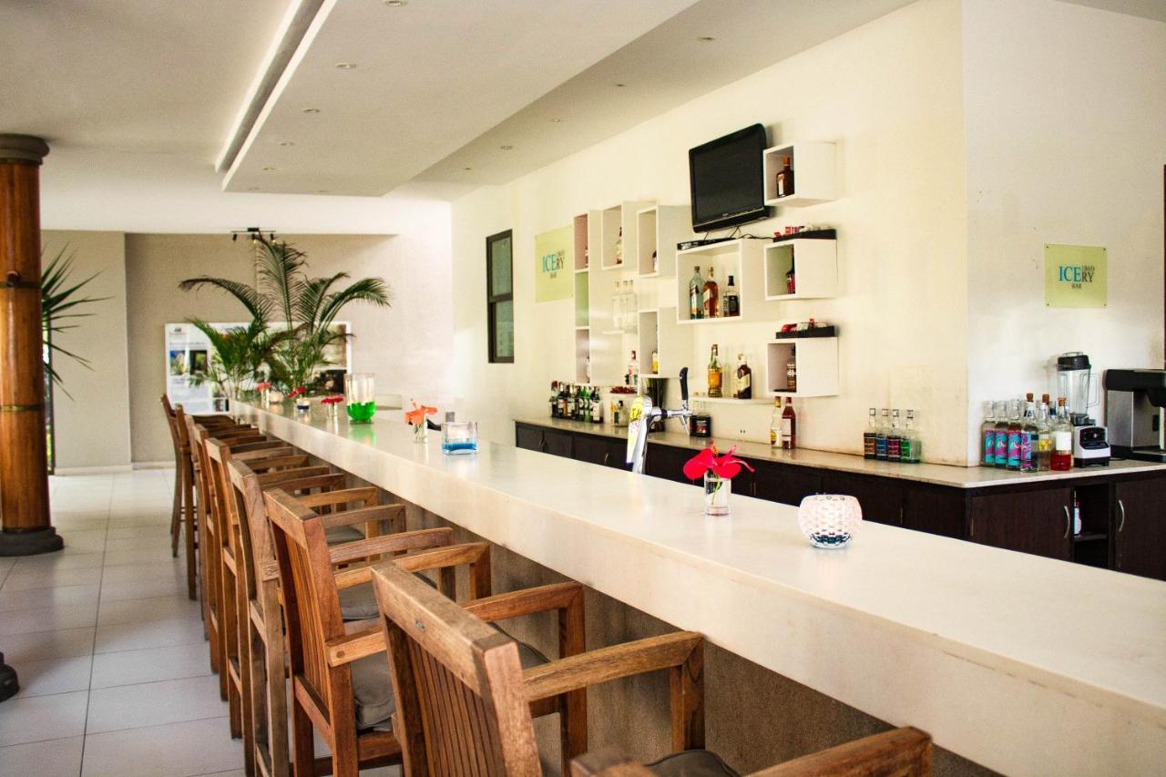 Palmar Crystals Beach Resort Belle Mare, A Member Of Radisson Individuals מראה חיצוני תמונה